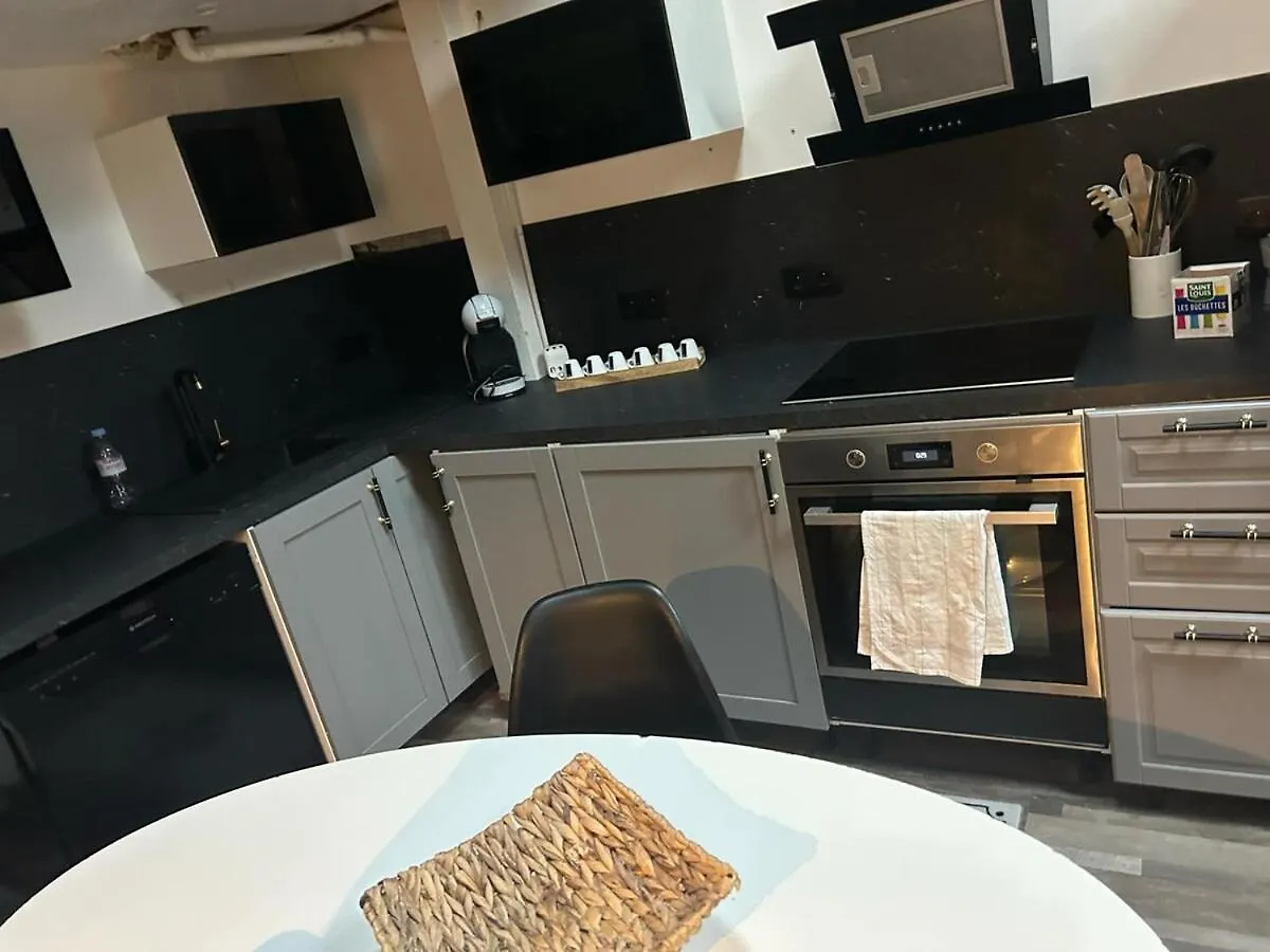 Апартаменты Appartement 3 Chambres Фаверж